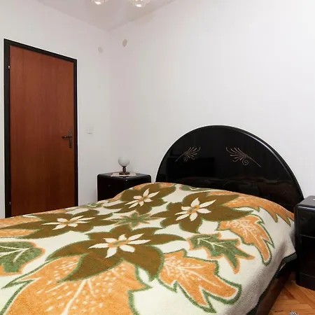 Franko 234 Gasthuis Pula