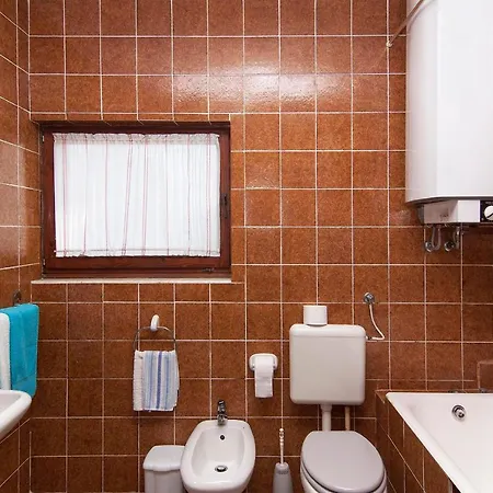 Franko 234 Gasthuis Pula